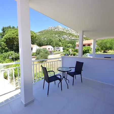 Balota Πανσιόν Kuciste